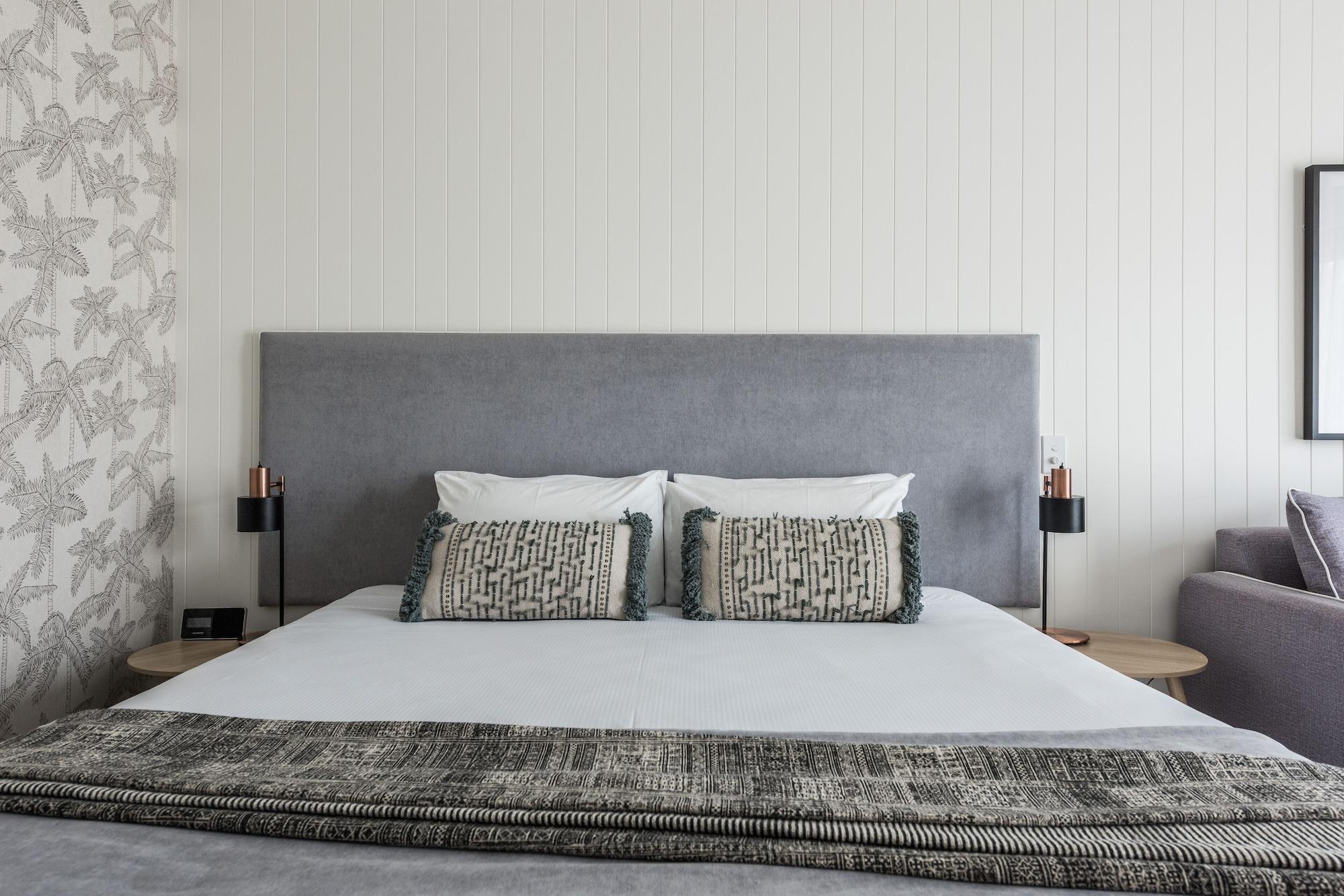 Waves Byron Bay Hotel Bagian luar foto