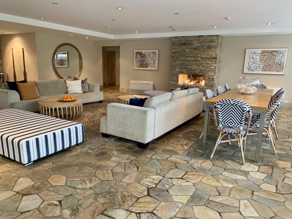 Waves Byron Bay Hotel Bagian luar foto
