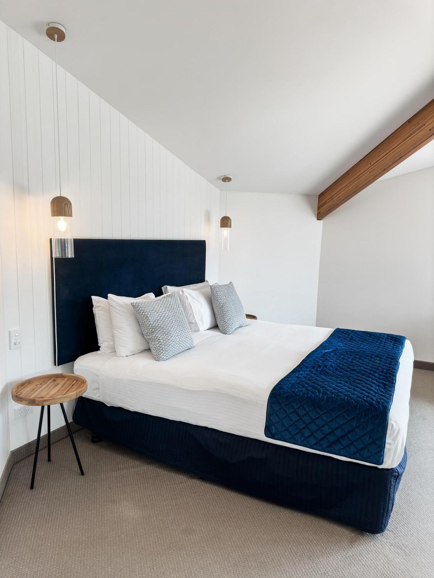 Waves Byron Bay Hotel Bagian luar foto