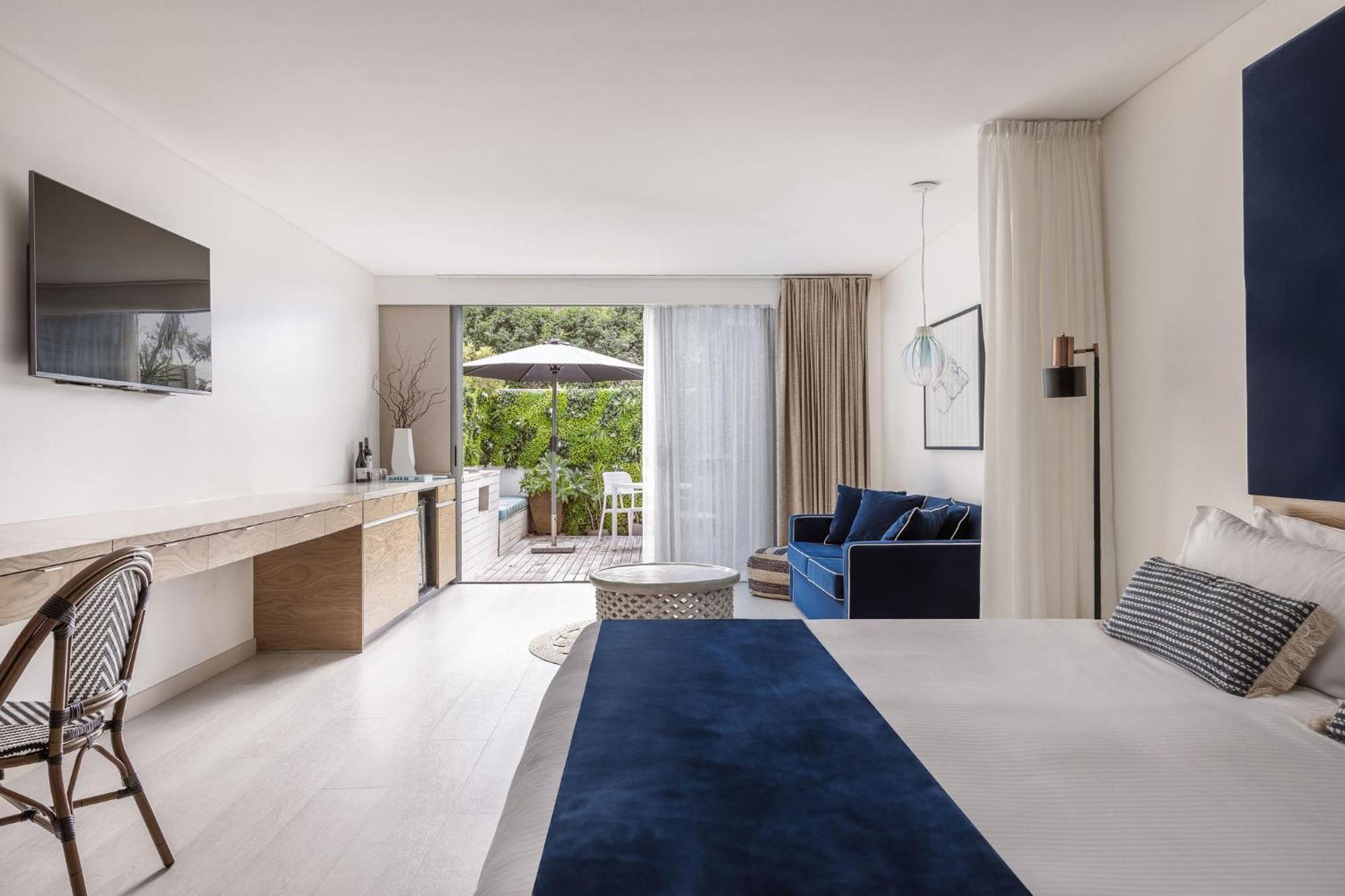 Waves Byron Bay Hotel Bagian luar foto