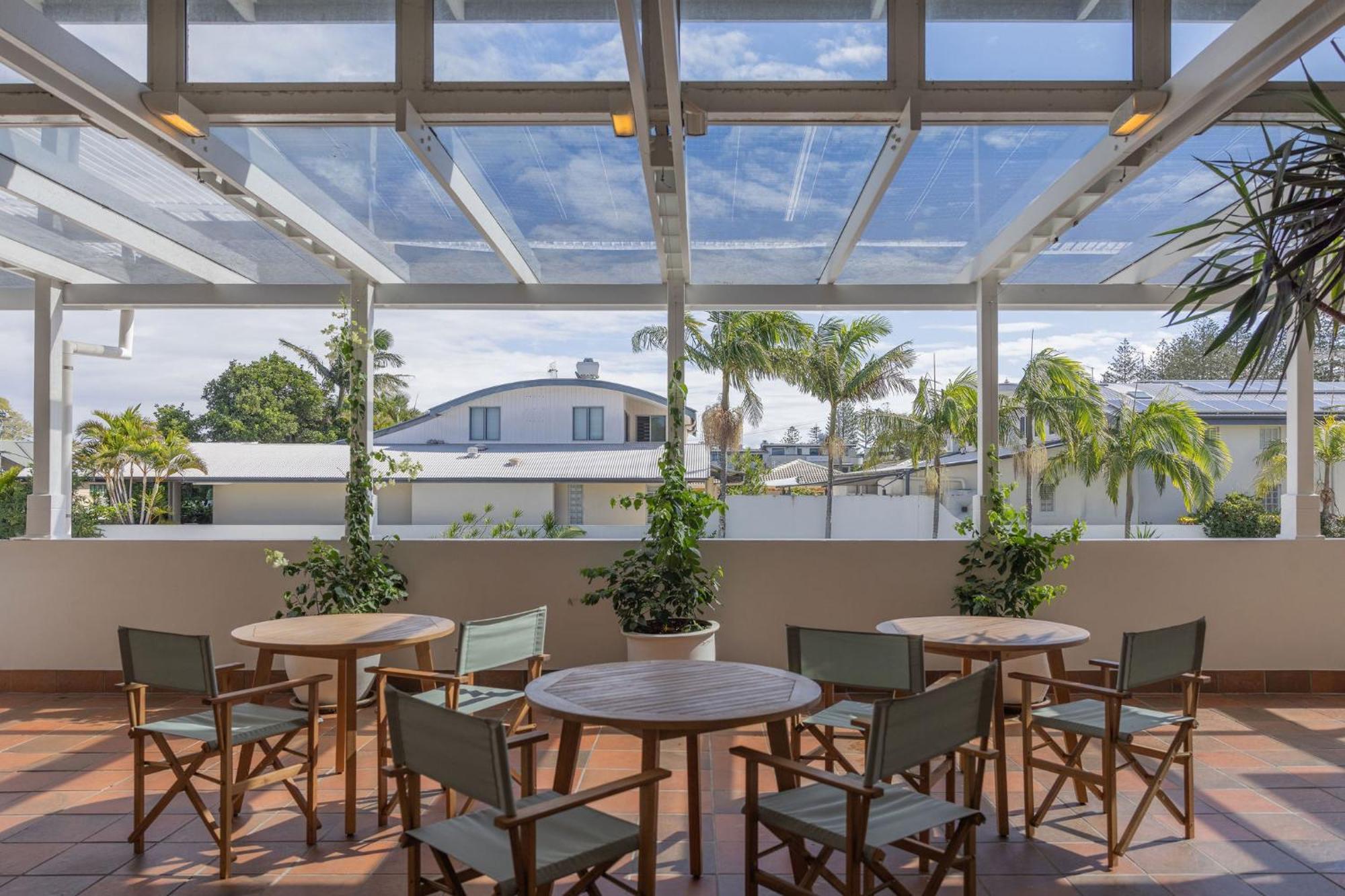 Waves Byron Bay Hotel Bagian luar foto
