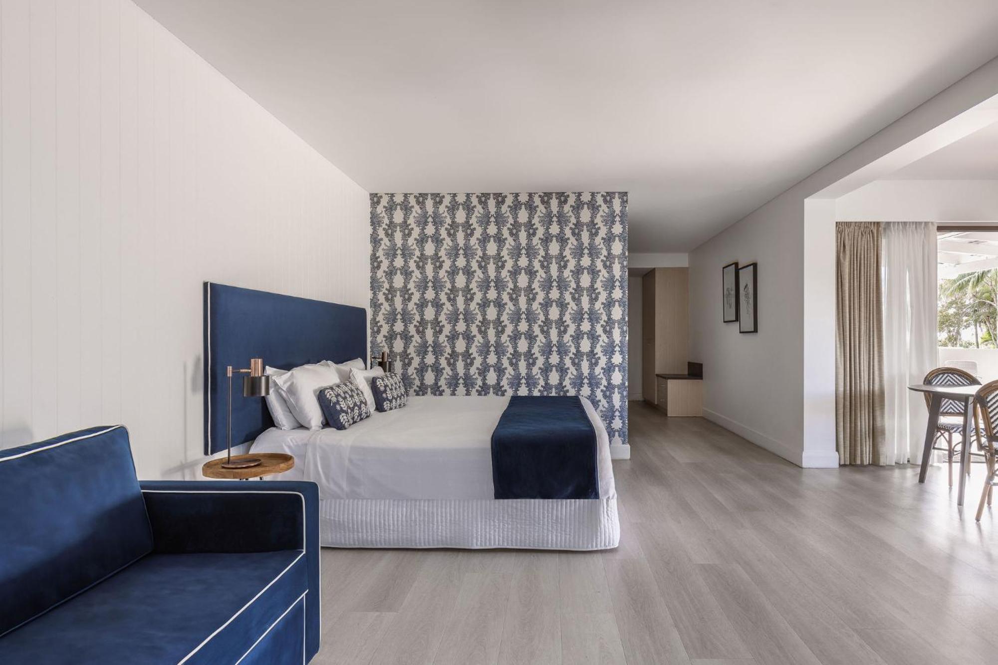 Waves Byron Bay Hotel Bagian luar foto