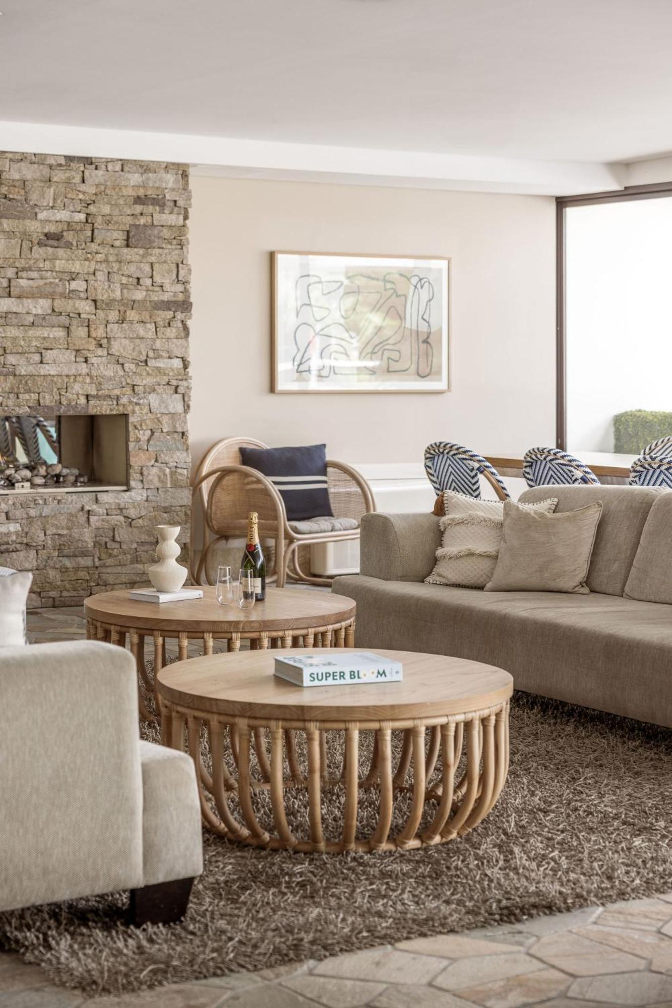 Waves Byron Bay Hotel Bagian luar foto