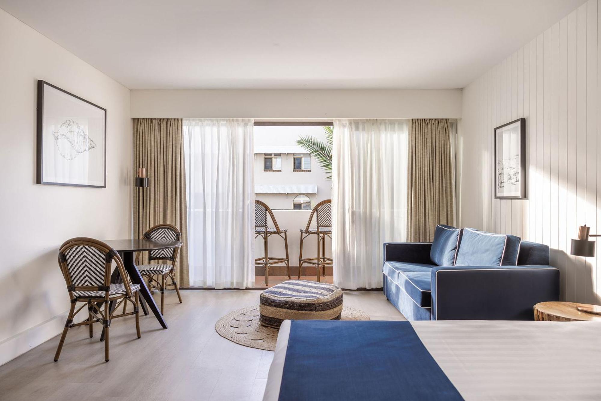 Waves Byron Bay Hotel Bagian luar foto