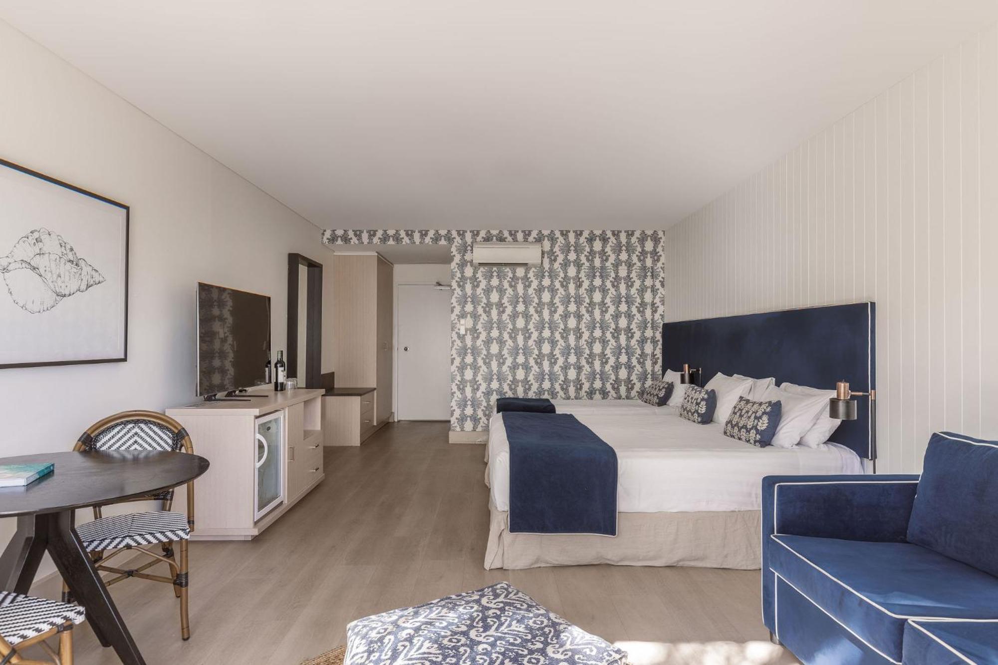 Waves Byron Bay Hotel Bagian luar foto